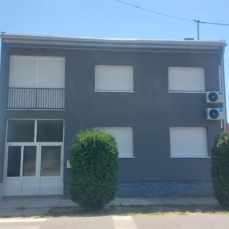 Forum Apartmani I Sobe Donji Miholjac Buitenkant foto
