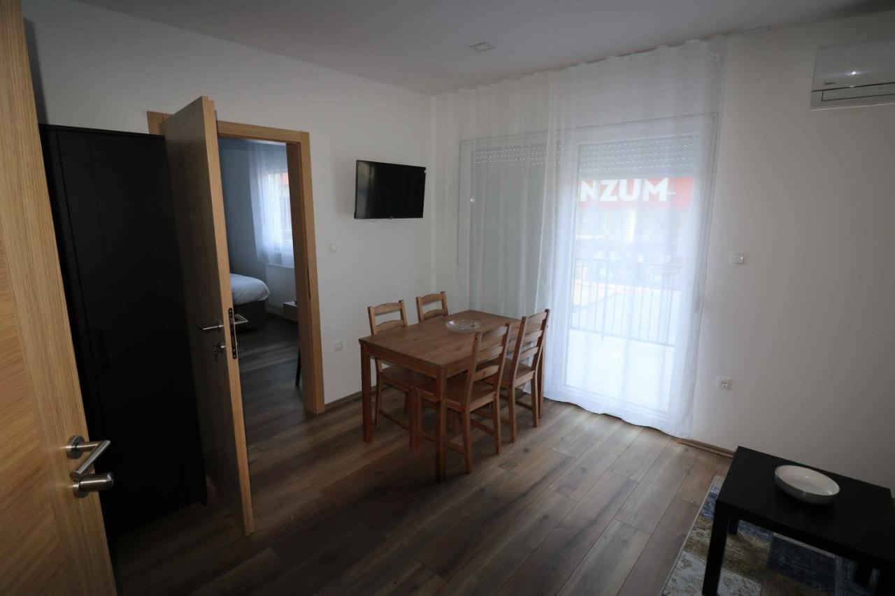 Forum Apartmani I Sobe Donji Miholjac Buitenkant foto