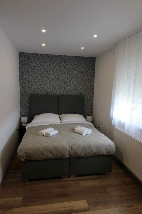Forum Apartmani I Sobe Donji Miholjac Buitenkant foto